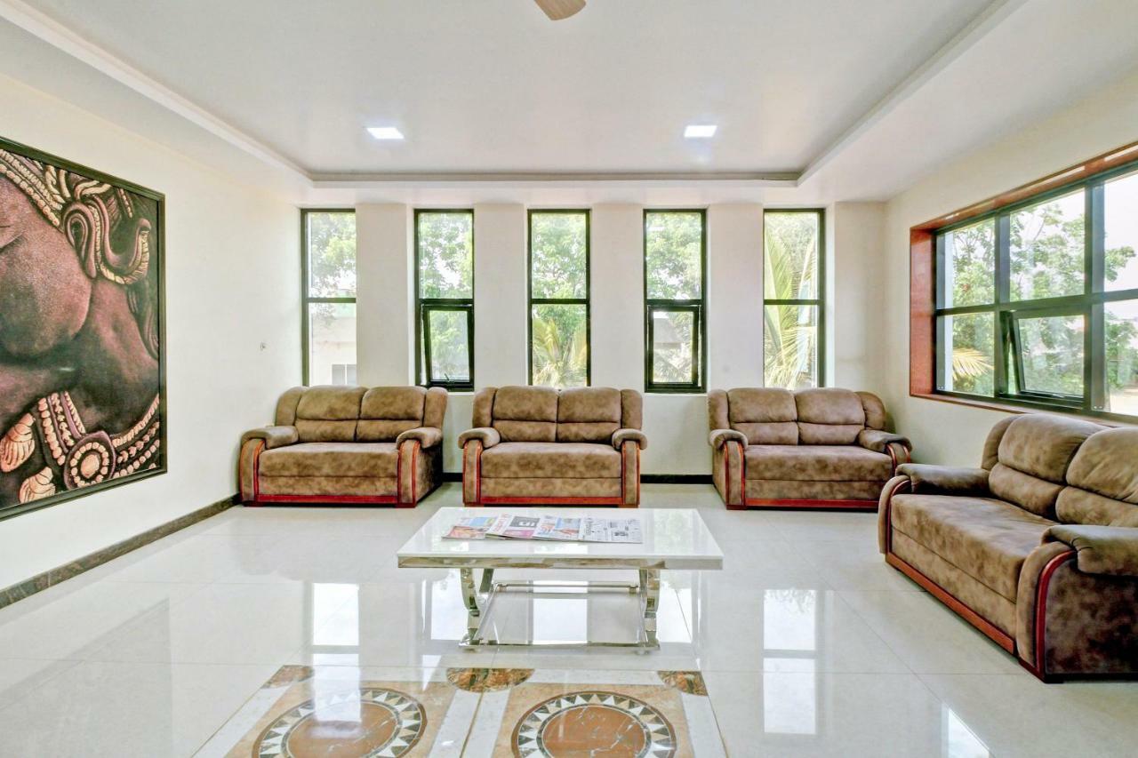 Oyo 29405 Leela Paradise Villa Hassan Bagian luar foto